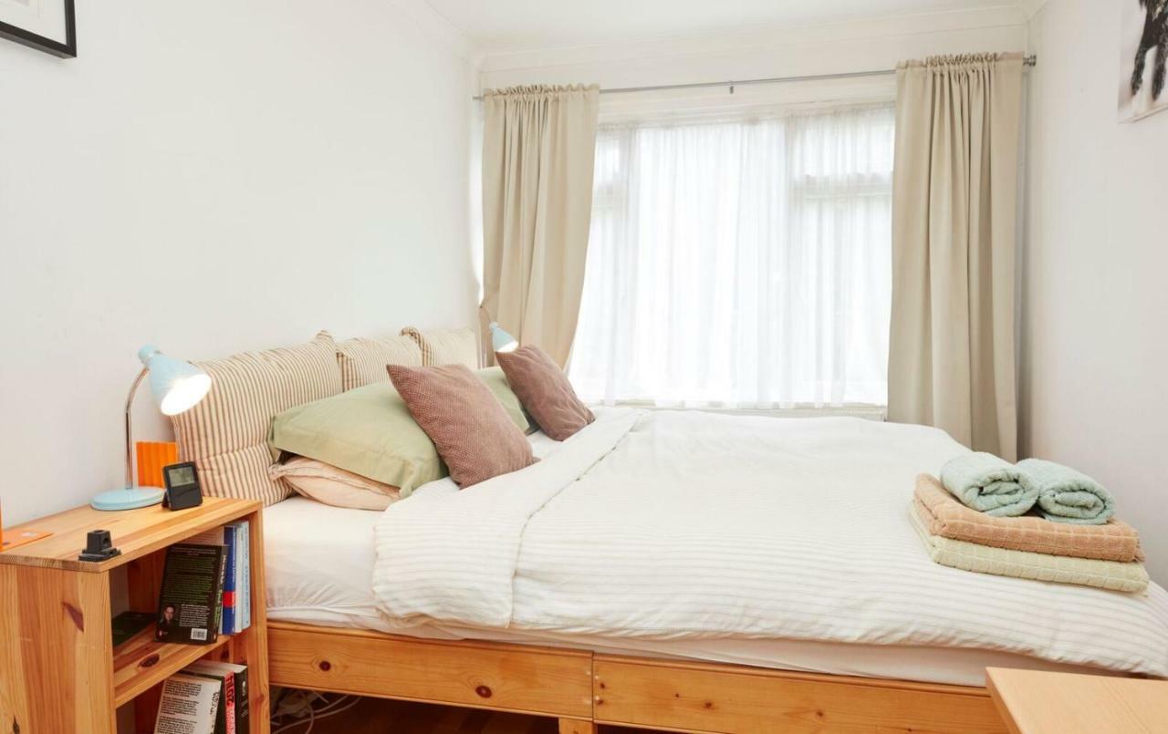 Brecknock Road House Londra
